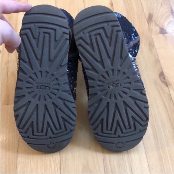 Ugg Boots in Sequins Silver and Blue Size 7. - Picture 5 of 8